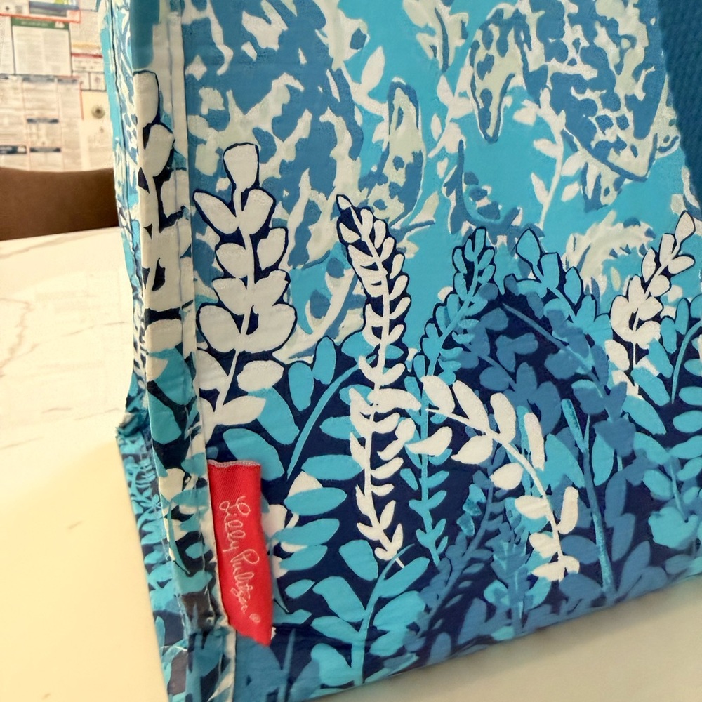 Lilly Pulitzer Blue and White Patterned Tote - Picture 2 of 3